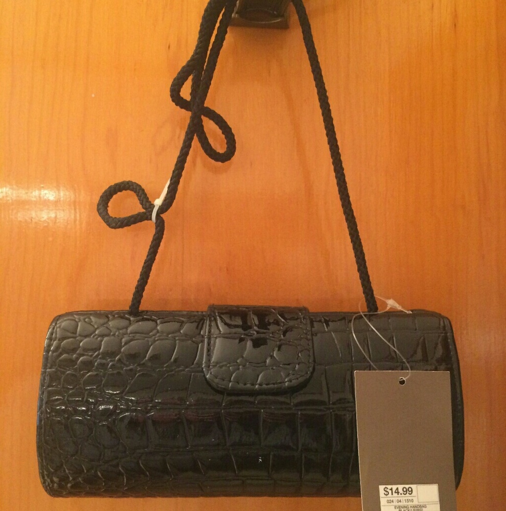 Black snap clutch